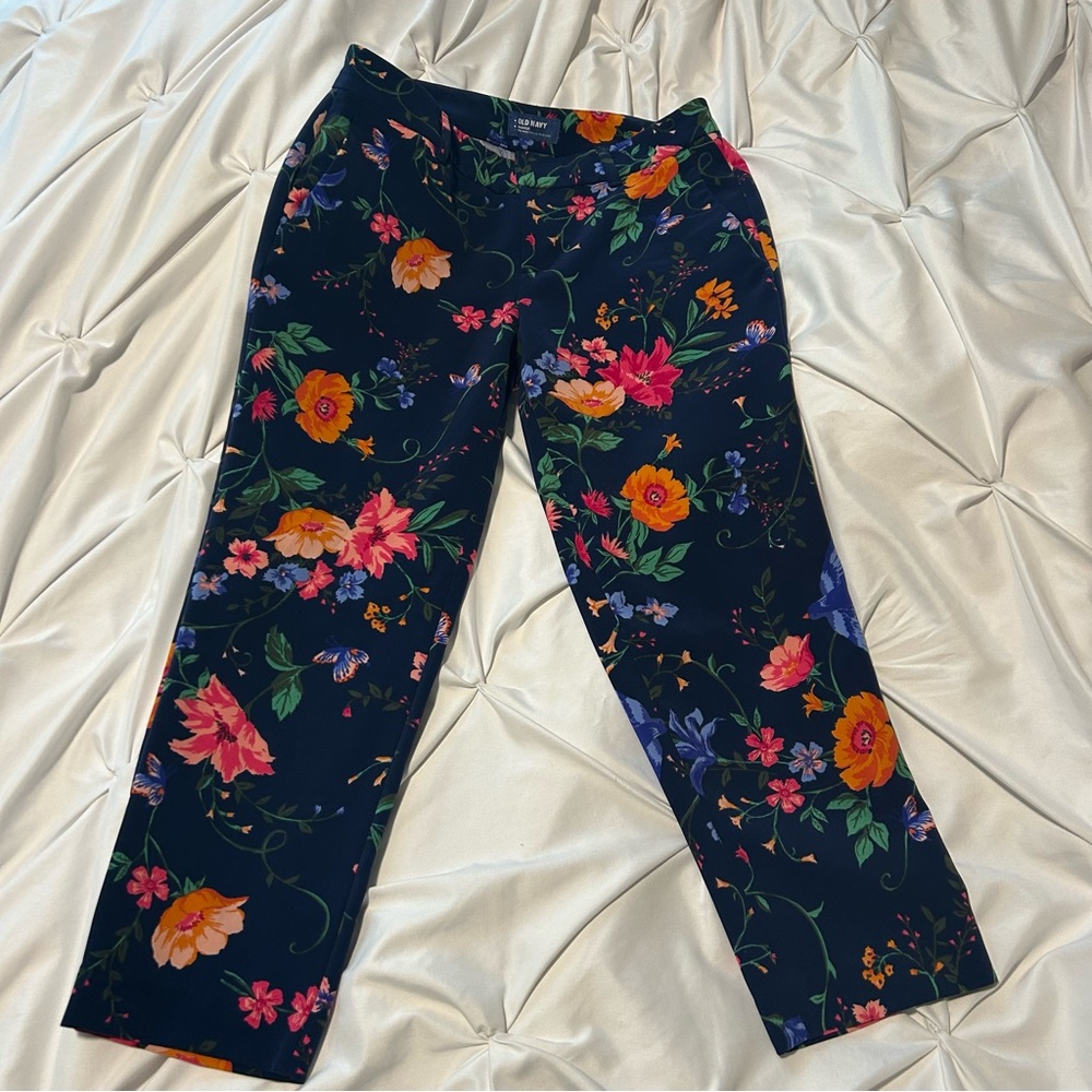 Old Navy Floral Cropped Pants